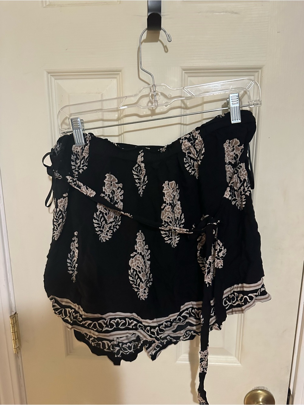 Black Floral Printed Tie-Waist Shorts And Tube Top Set